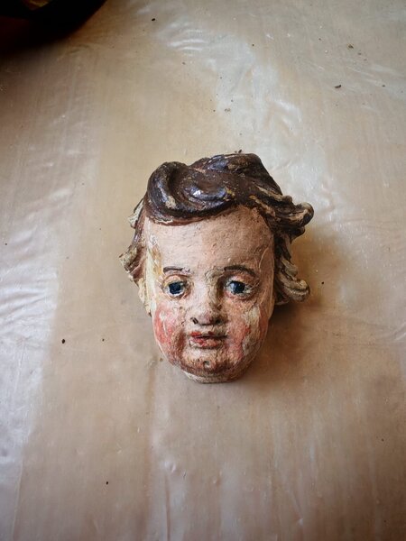 Restauram frumusetea pierduta a artei.